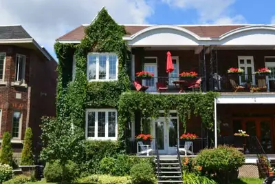 Image de Magnifique! face au fleuve et parc! Wow!