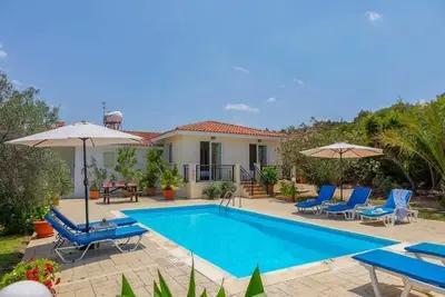 Villa Katerina - Trois Chambres Villa, Couchages 6