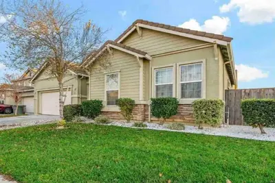 Image de Spacious 4 Br home-Near Uc Merced- quit neighborhd