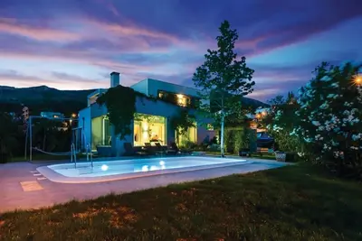 Image de Villa Beganovic with private heated pool near Split