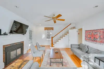 Image de Home w/ Backyard ~ 2 Mi to Downtown Lexington!