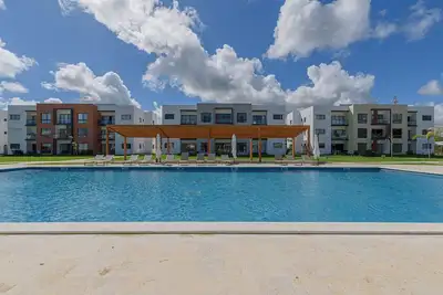 Image de 2 bedrooms, Pool, Gym, Beach 7 minutes away