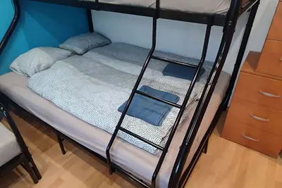 Image de City Center, Quite, Colorful, Cozy full equipment Apartment.