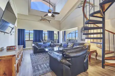 La Mansión Penthouse at Marina Sol Resort in Cabo -1 1/2 block walk to the Beach