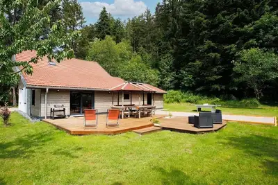 Image de Chalet Mont-Lac à 100m du Lac