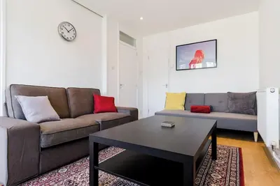 Image de Bright and Charming 4bd Family Haven in Kennington