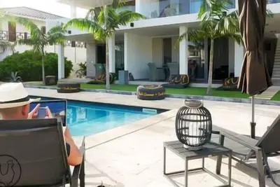 Image de Spacious Private Apartment with Pool 2-4p | #2