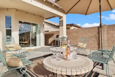 Image de Beautiful 5-bedroom home in Surprise with big backyard close to spring training