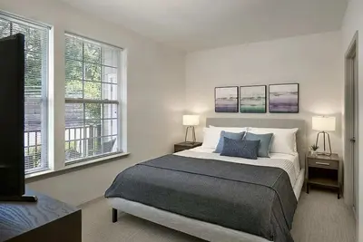 Image de 2-Bedroom Apartment - 7-day min. - Background check/Lease Required