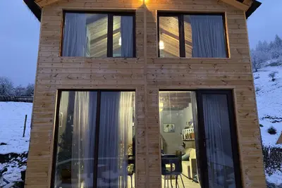 Image de Tiny home in magical mountains