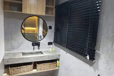 Image de Spacious 2-Bedroom Mediterranean-Inspired home, in a gated community.