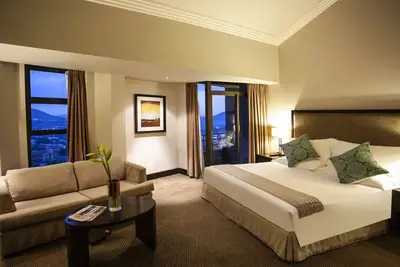 Image de Perfect Base for Exploring the City! City View, Outdoor Pool and Free Parking!