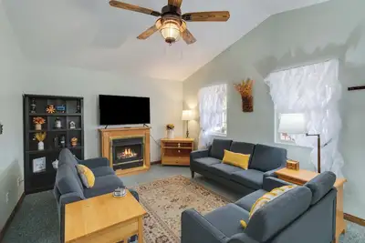 Image de Welcome to “Relaxing on the Cumberland” – Your Perfect Cozy Escape