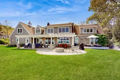 Image de Oceanfront charmer with deck, pergola, grill, full kitchen, telescope, & W/D