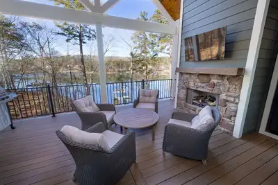 Image de Lakefront New Build on pristine Lake Keowee w/ game room & double-decker dock!