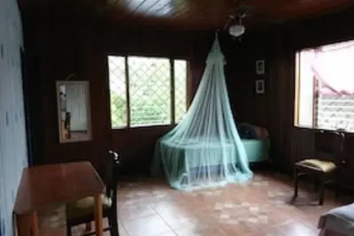 Image de Carribean 2 bedroom bungalow walking distance to the black beach and the village