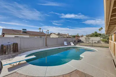 Image de Private Pool & Yard: Pet-Friendly Tempe Getaway!
