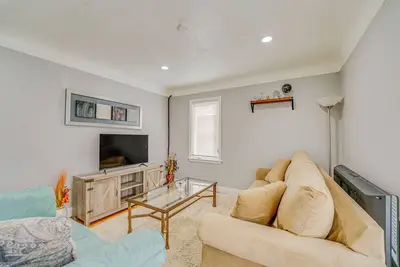 Image de Private Patio & Yard: Family-Friendly Detroit Home