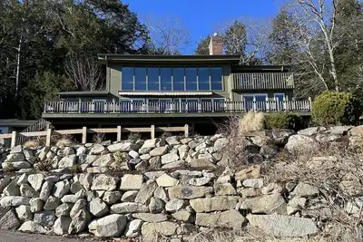 Image de Spacious Lake Home & Ski Retreat - game room, large decks, and gathering space!