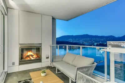 Image de 3br Luxury Haven: Skyline Views, Spa Retreat, Prime Downtown Locale!