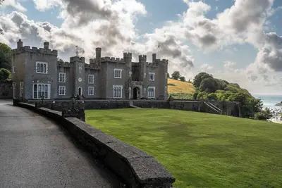 Image de Watermouth Castle, Penn-Curzon Apartment, pet friendly in Ilfracombe