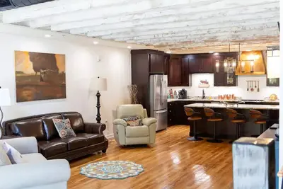 Image de Copper and Elk - On the Square\n\n