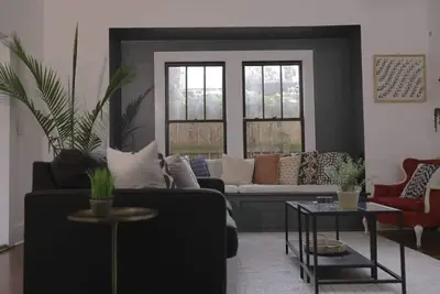 Image de Clinton Street House: Your Lafayette Home Base