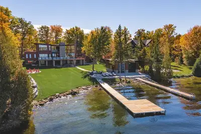 Image de Elysium-  Escape To Paradise