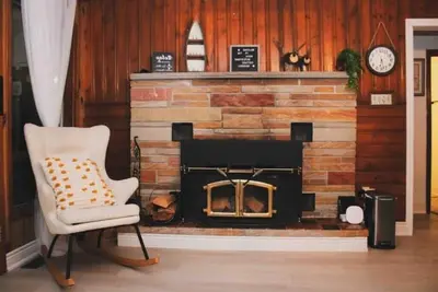 Image de The Mara Waterfront Cottage, Muskoka\n