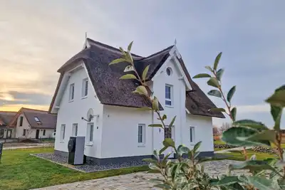 Image de Ferienhaus Wildrose in der Puddeminer Wiek - Ferienhaus Wildrose im SĂĽden der Insel RĂĽgen