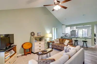 Image de Pet-Friendly Lakeland Condo w/ Screened Porch!