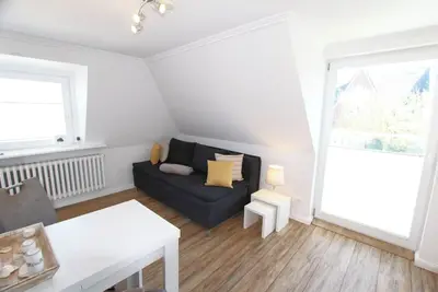 Image de Ruhig Gelegene Ferienwohnung mit Zwei Zimmern am Rande von Wenningstedt