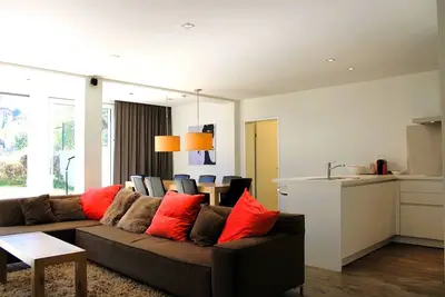 Image de GroĂźe und Moderne Ferienwohnung in Tschagguns mit Terrasse und Garten
