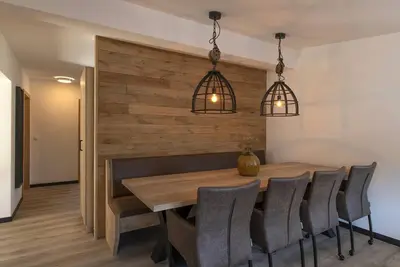 Image de Moderne und Urige Penthouse Ferienwohnung fĂĽr 8 Personen in der Drei TĂĽrme