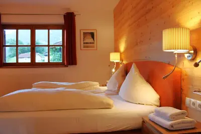 Image de Sehr GroĂźe Ferienwohnung mit 2 Etagen, Garten, Terrasse und Panoramisch Aussicht