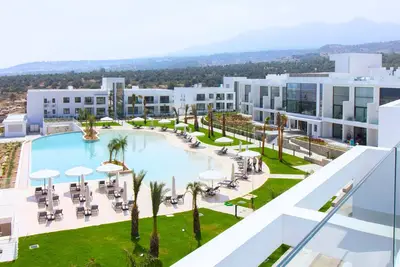 Image de Appartement charmant et élégant avec vue apaisante sur le jardin