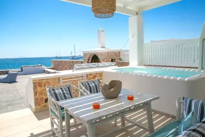Image de Elegant Suite With Outdoor Private Hot Tub & Beach Front, Aegean Melody Suites