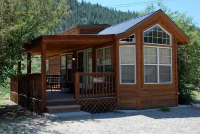 Image de Cozy \"Tiny Home\" style Cabin Perfect for Couples and Families