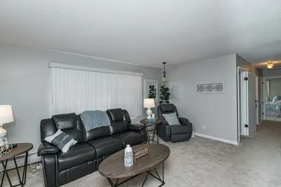 Image de Discounted for Mayo Patients! 5-Star 3 Bedroom Duplex 5 Minutes to Mayo Clinic!