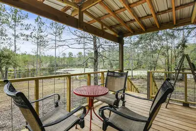 Image de 18 acres with 2 ponds. Cozy 3 bedroom family friendly retreat.
