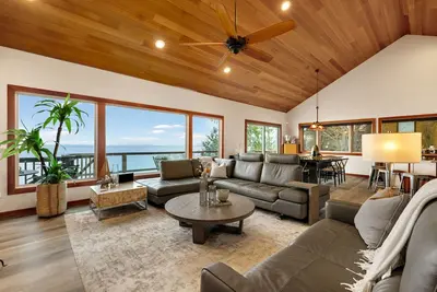 Image de Lakefront Luxury, your own private beach & dock and close to Sandpoint