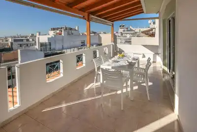 Image de Luminous Penthouse big veranda by Ghh