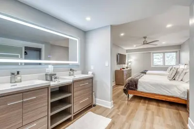 Image de Luxury Location | Gondola Access & Walkable Town