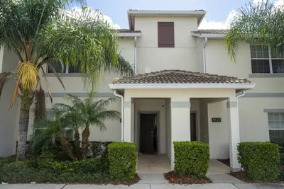 Image de 4 Beds Beautiful Townhouse Storey Lake Resort