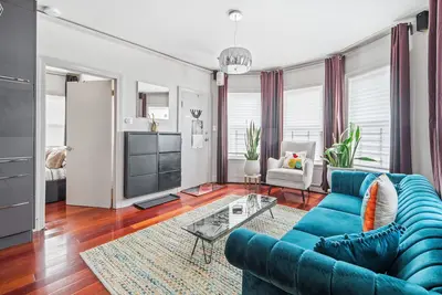 Image de Sleek and Sexy 2 Bedroom on the Eastside