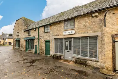 The Old Antique Shop Town Centre Stylish House