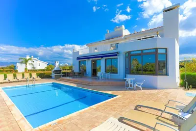 Image de 4 Bedroom Villa, Private Pool, Latchi, Cyprus