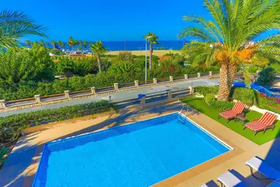 Image de 3 Bedroom Villa, Private Pool, 250m to Latchi Beach