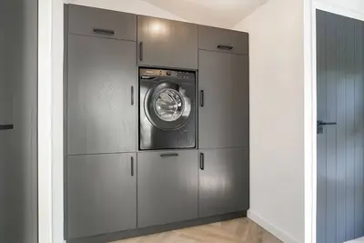 Image de Luxuriöses Ferienhaus für 6 Personen in Einem Waldgebiet