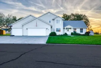 Image de Gorgeous Sunsets ~ Entertain ~ Peaceful ~ 5br